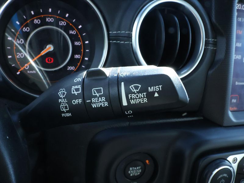 Jeep Wrangler 2.1 CRD 147kW Aut. Unlimited - fotka 18 z 28