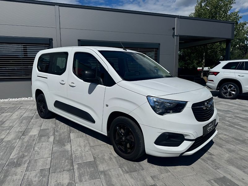 Opel Combo (2021) 1,2i 81 KW 7Míst L2 - fotka 3 z 30