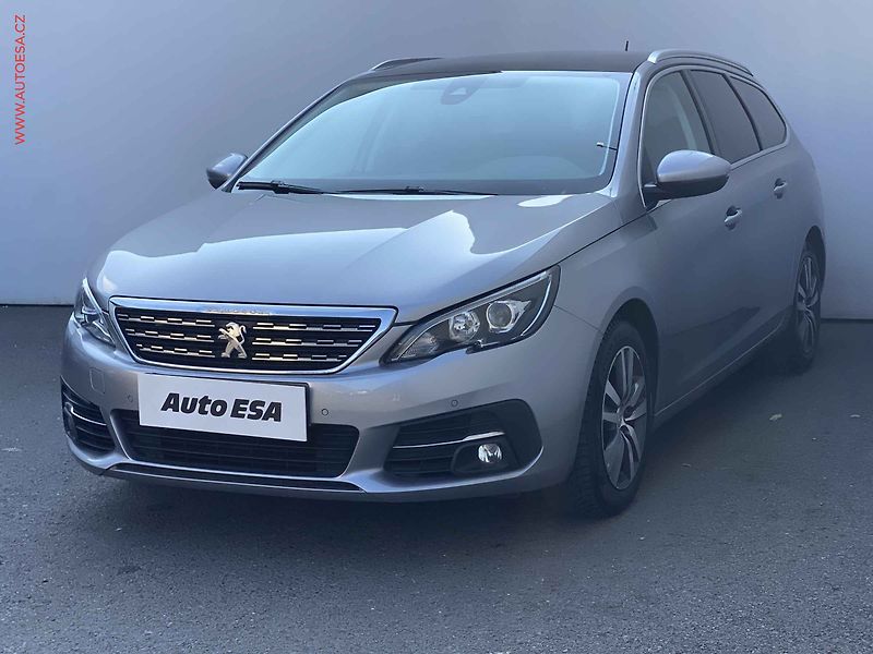 Peugeot 308 (2018) 1.5 HDi, Allure, panor, navi - fotka 3 z 18
