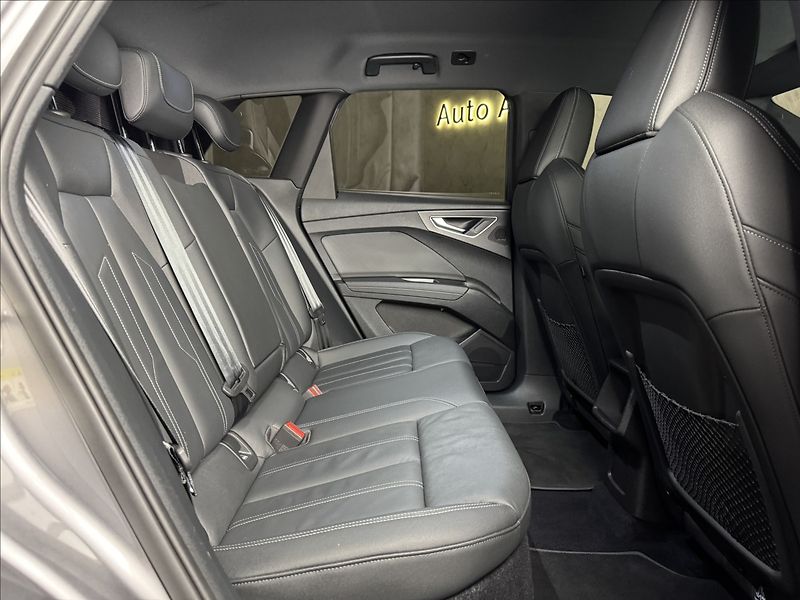 Audi Q4 e-tron 40 S-Line LED Matrix Assist - fotka 16 z 50