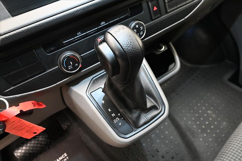 Volkswagen Transporter 2,0 TDI 110kW DSG Navi Záruka - fotka 22 z 29