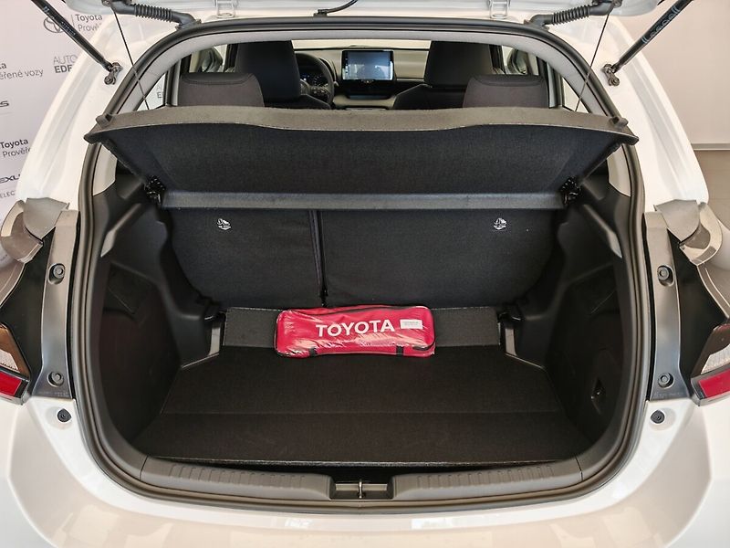 Toyota Yaris 1.5 Hybrid Comfort - fotka 7 z 30