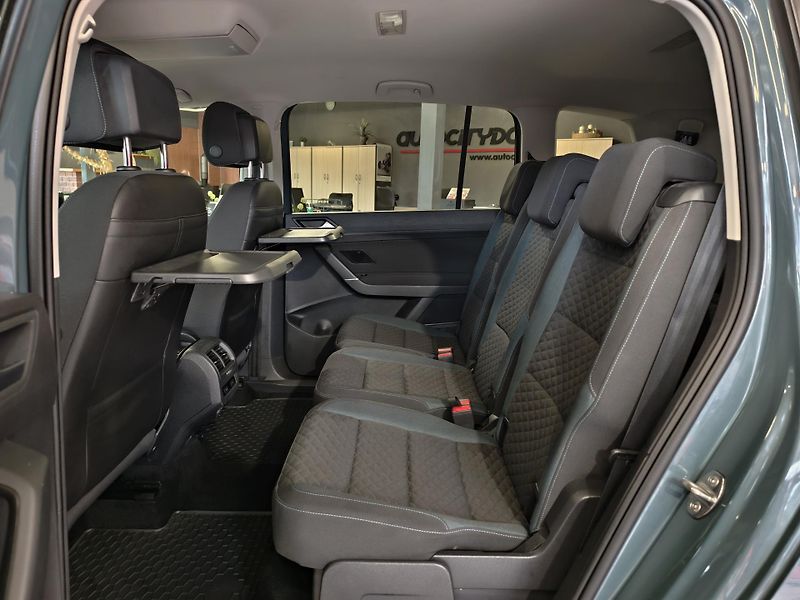 Volkswagen Touran 1.6 TDi DSG, 7 MÍST, IQ.DRIVE - fotka 10 z 24