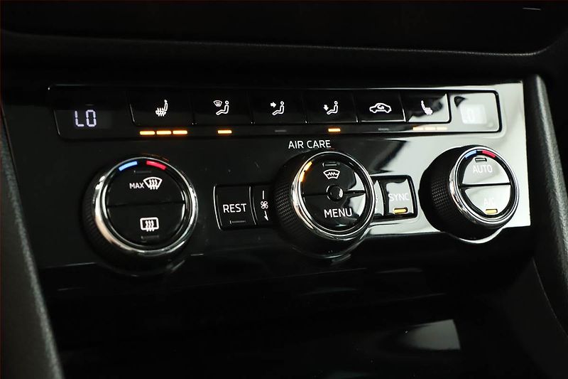Škoda Superb (2017) 1.6 TDI, Navi, Xenony - fotka 17 z 20