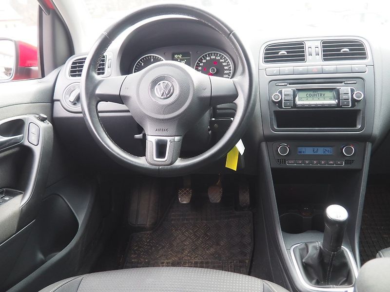 Volkswagen Polo (2010) 1.6 TDI - fotka 15 z 32