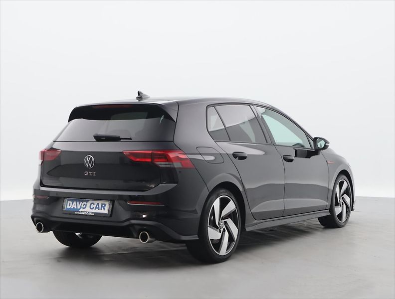 Volkswagen Golf 2,0 TSI GTI 180kW DSG DPH - fotka 7 z 41