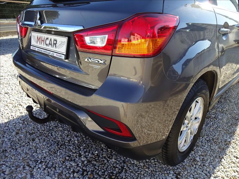Mitsubishi ASX 1,6 i 85kW - fotka 15 z 52