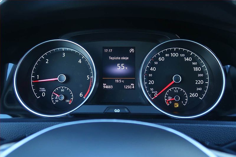 Volkswagen Golf (2014) Comfortline 1.6 TDI, Automat - fotka 11 z 23