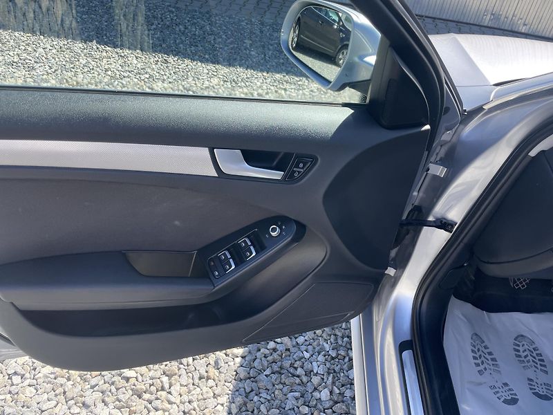 Audi A4 Avant 2.0TDi 120PS S-LINE AVANT TOP! - fotka 86 z 179