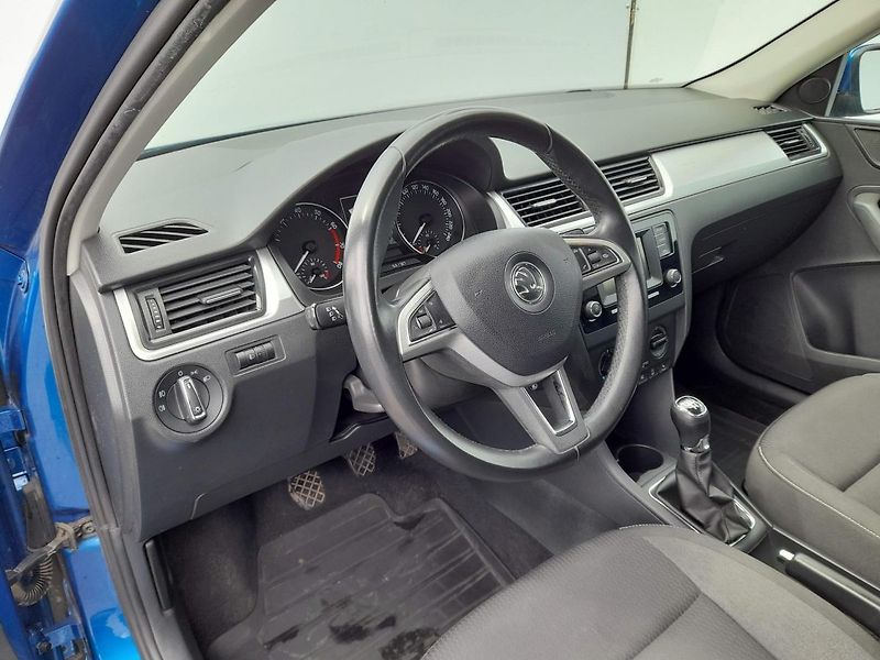 Škoda Rapid AMBITION FRESH 1.2TSi 81KW 6MP - fotka 11 z 20