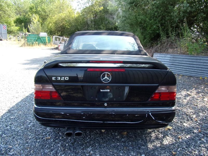 Mercedes-Benz Třídy E (1995) 320 E 162kW PŘEDRENOVAČNÍ STAV - fotka 6 z 18