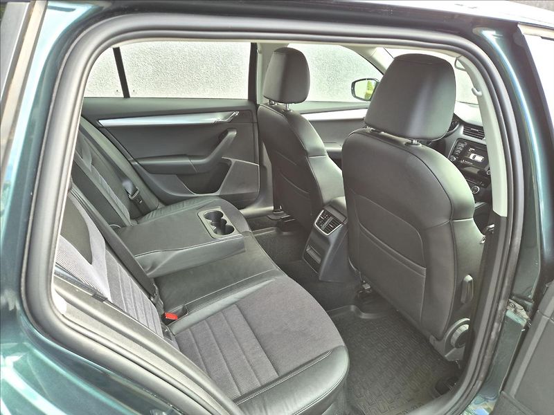 Škoda Octavia 2,0 TDI 110Kw El.Kufr Webasto! - fotka 19 z 30
