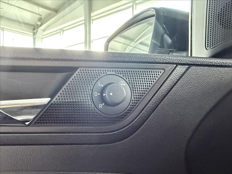 Škoda Rapid 1,0   TSI 81kW,STYLE, SERVISKA - fotka 11 z 24