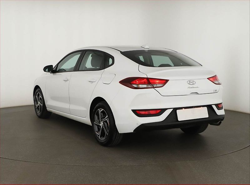 Hyundai i30 (2023) Family 1.0 T-GDI, Serv.kniha - fotka 4 z 14