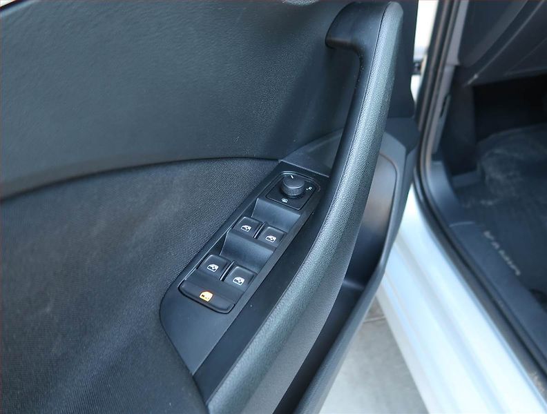 Škoda Kamiq (2024) Selection 1.0 TSI - fotka 17 z 20