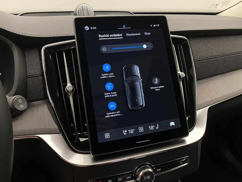 Volvo XC90 (2026) T8 AWD Plug-in DARK ULTRA - fotka 48 z 76