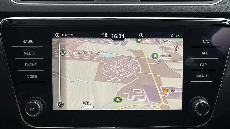 Škoda Superb 2.0 TDI DSG Style Combi - fotka 26 z 26