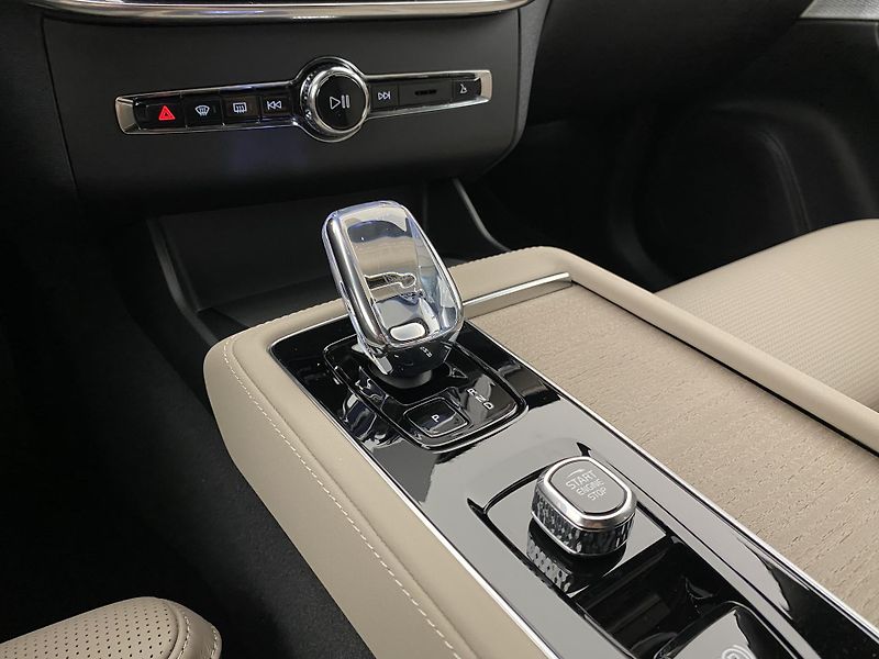 Volvo XC90 (2026) T8 AWD RECHARGE BRIGHT PLUS 7m - fotka 37 z 71