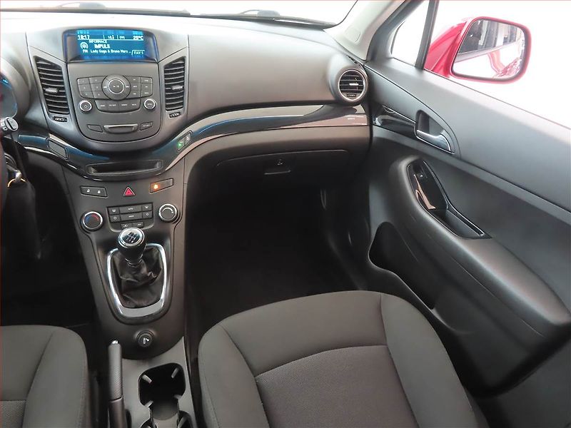 Chevrolet Orlando (2013) 1.4 T, 7 míst - fotka 8 z 18