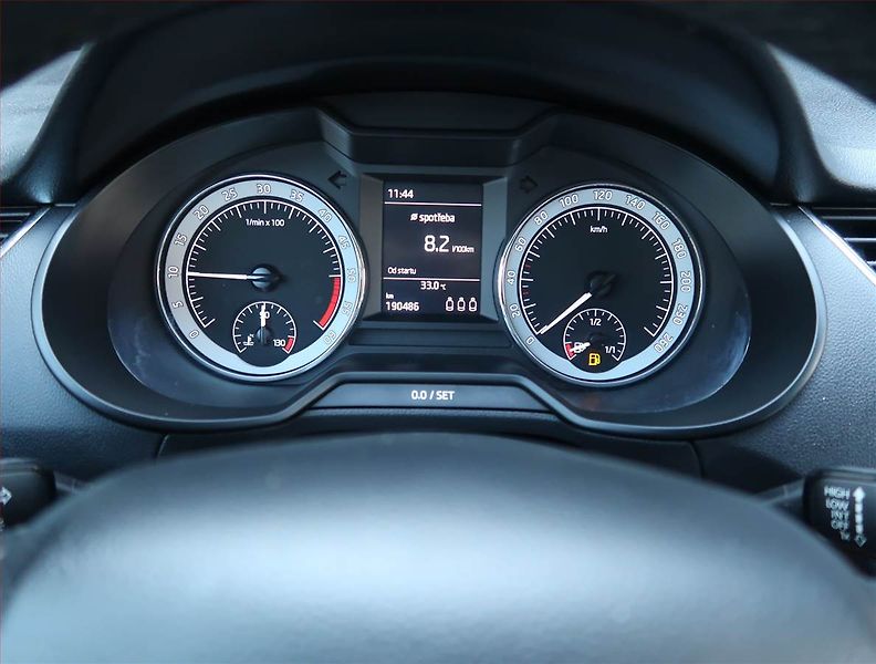 Škoda Octavia (2017) Elegance 1.6 TDI, Serv.kniha - fotka 11 z 15