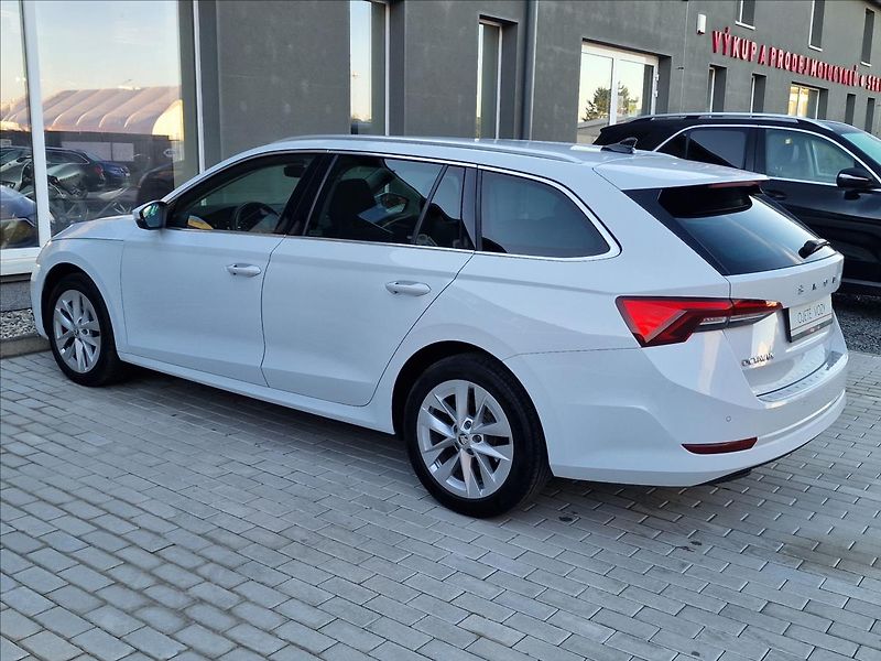 Škoda Octavia 2.0 TDI Style Tažné,ČR,1.Maj. - fotka 7 z 50