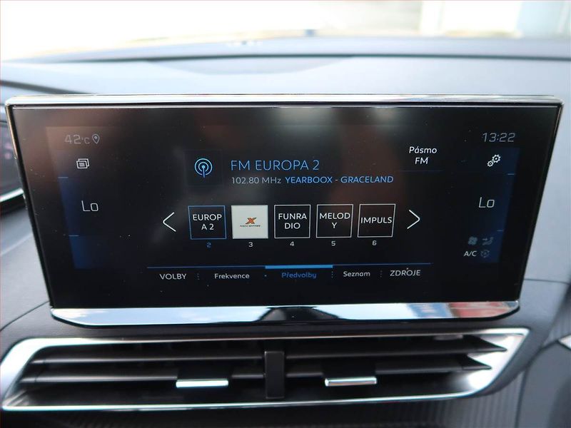 Peugeot 3008 (2022) 1.2 PureTech - fotka 16 z 18
