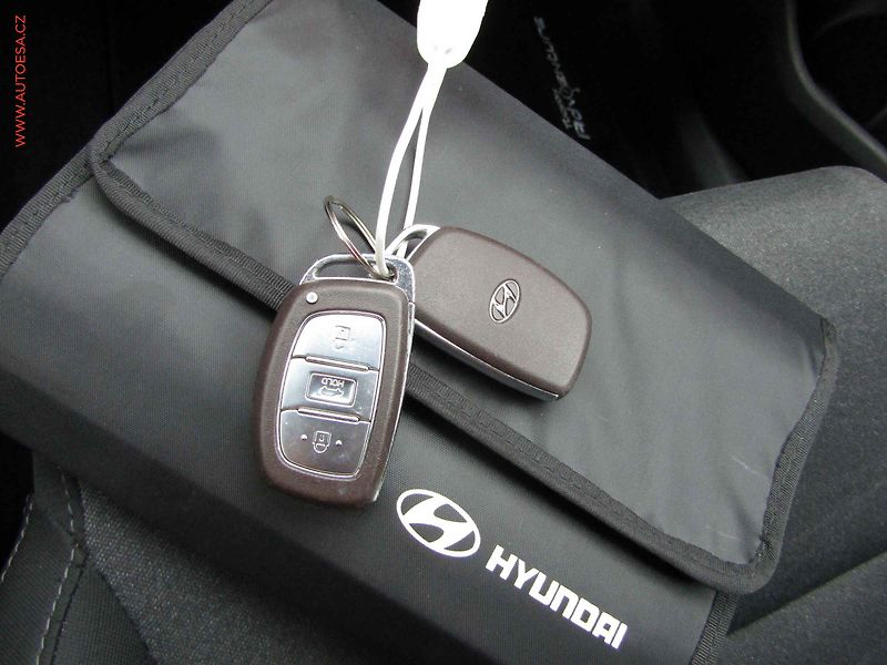 Hyundai Tucson (2020) 1.6 CRDi, ČR, Adventure - fotka 20 z 20