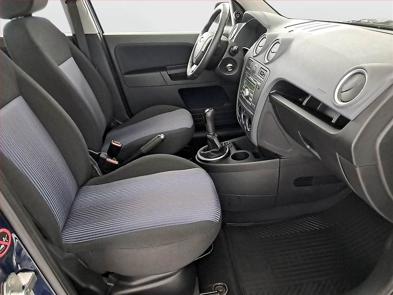 Ford Fusion (2010) 1.4, ČR,1.maj - fotka 9 z 13