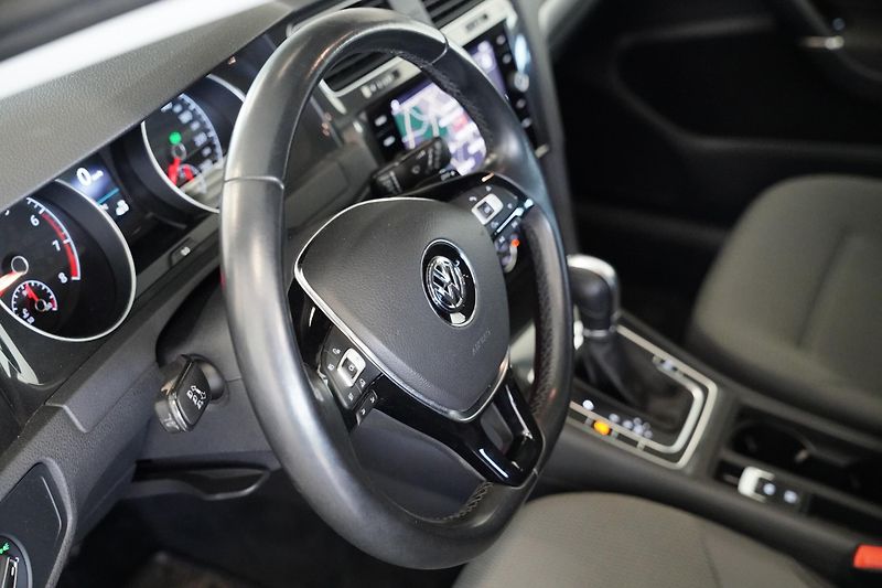 Volkswagen Golf - fotka 6 z 22