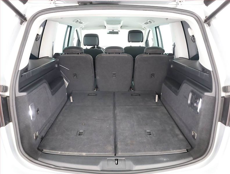 Volkswagen Sharan (2013) 2.0 TDI, 4X4, 7 míst - fotka 20 z 21