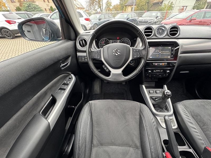 Suzuki Vitara (2015) 1.6i VVT LED Navi Pano Kamera - fotka 6 z 49