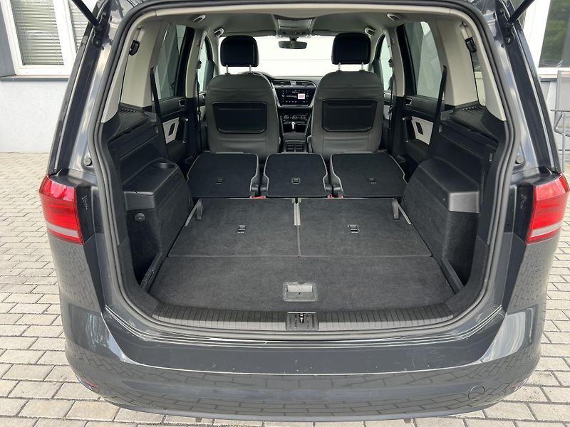 Volkswagen Touran (2021) 1.5TSI 110kW DSG 7.MÍST EVO - fotka 20 z 24