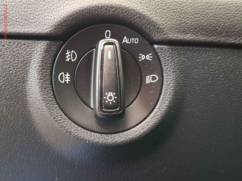 Škoda Octavia (2013) 2.0 TDi, 2.maj, AC, TZ - fotka 18 z 21