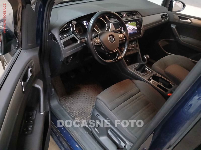 Volkswagen Touran (2020) 1.5 - fotka 3 z 3