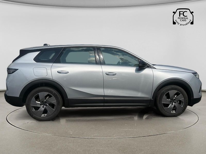 Opel Grandland (2025)  Edition Hybrid 1.2T 107kW AT6 - fotka 2 z 14