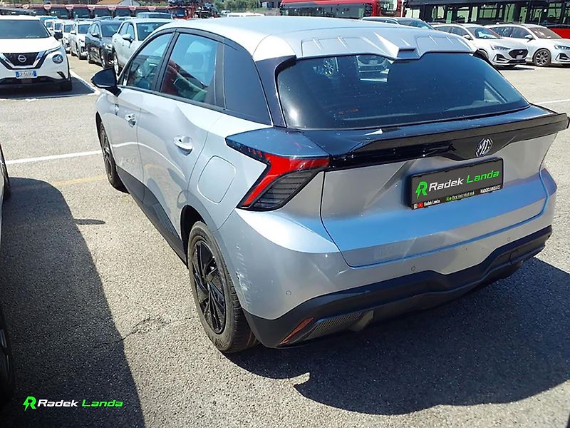MG MG4 (2023) Standard 51 kWh | LED - fotka 2 z 8