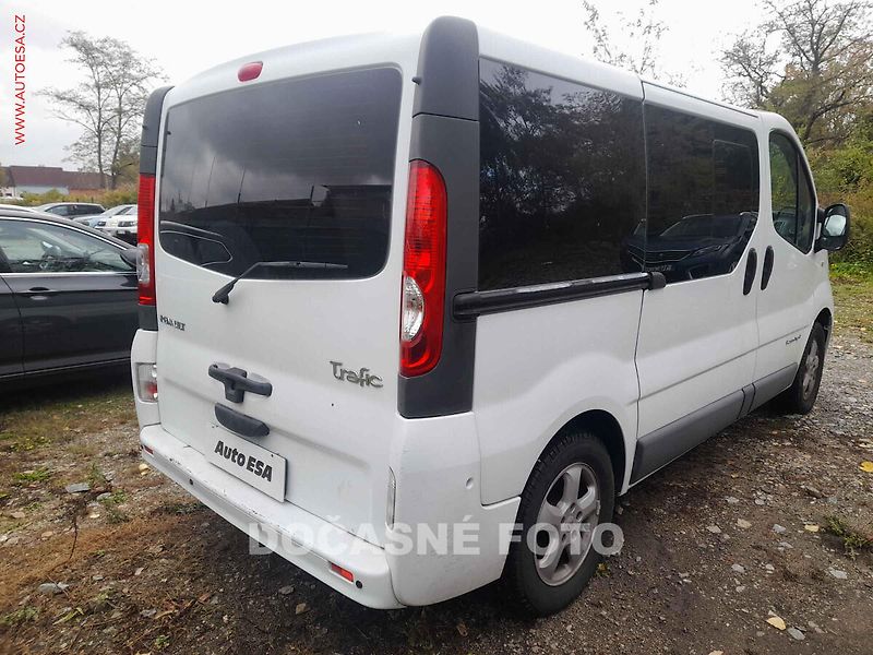 Renault Trafic (2013) 2.0 dCi, 1.maj, AC, temp - fotka 2 z 3