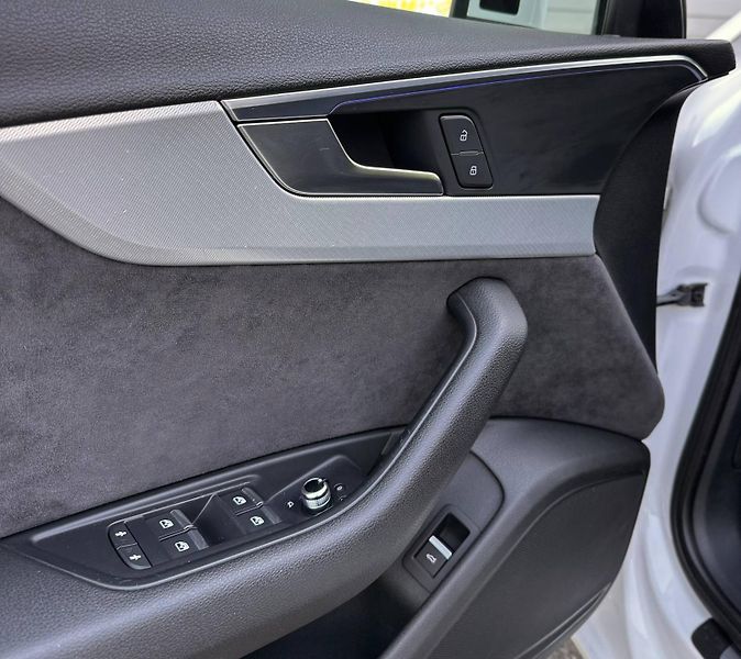 Audi A4 (2016) B9 2.0 TDI 140 KW QUATTRO 2016 - fotka 9 z 30