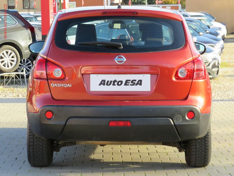 Nissan Qashqai (2009) 2.0i, AC, tempo - fotka 5 z 20