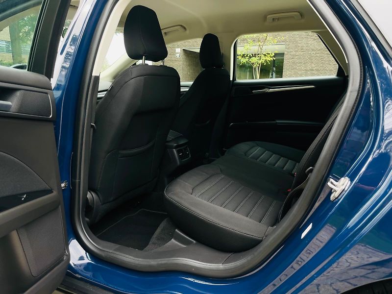 Ford Mondeo 2.0TDCi MANUÁL TAŽNÉ SERVISKA  - fotka 37 z 48