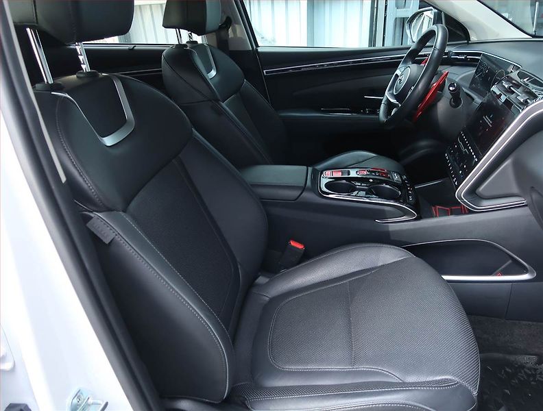 Hyundai Tucson (2023) Style 1.6 T-GDI HEV - fotka 9 z 17