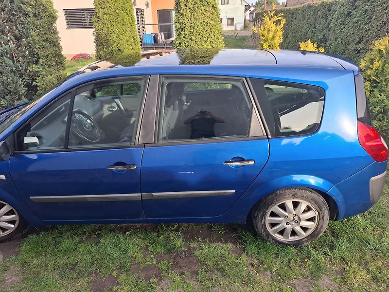 Renault Grand Scénic (2009) - fotka 6 z 8