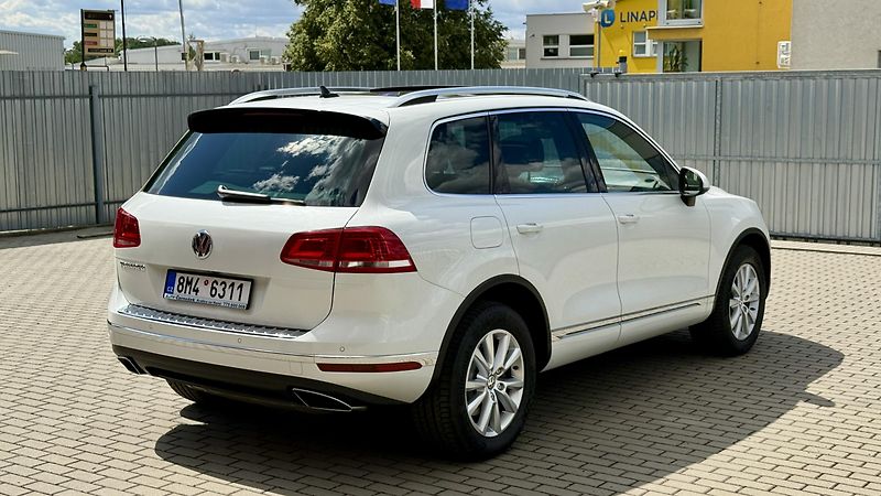 Volkswagen Touareg 3.0TDi*193kW*R-LINE*PERLEŤ - fotka 5 z 35