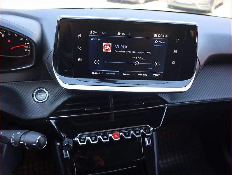 Peugeot 208 (2022) Allure 1.2 PureTech - fotka 12 z 21