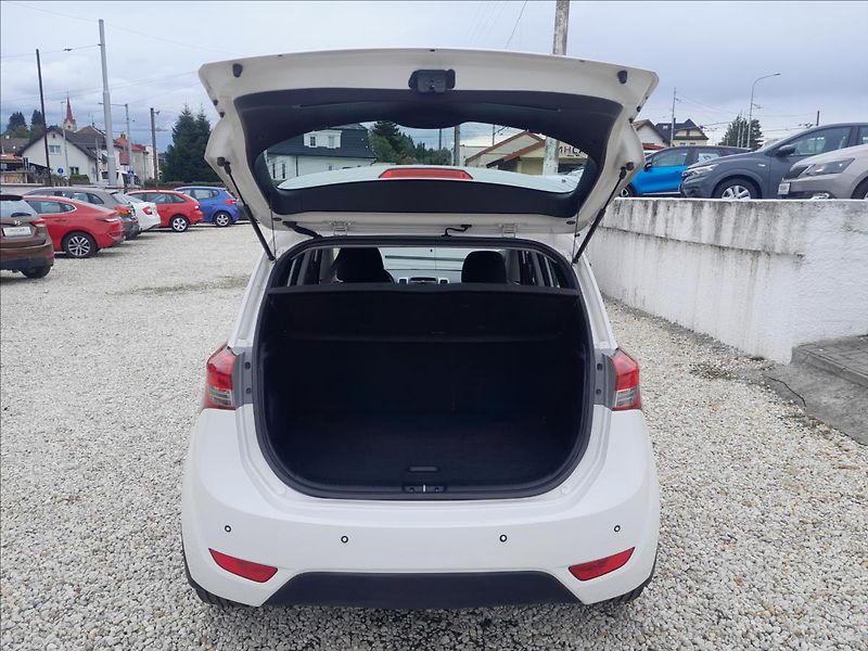 Hyundai ix20 1,4i16V 66 kW - fotka 23 z 48