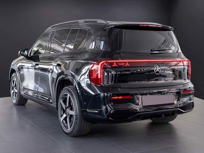 Mercedes-Benz GLB 250+ AMG Superscreen Burm Pano - fotka 4 z 20