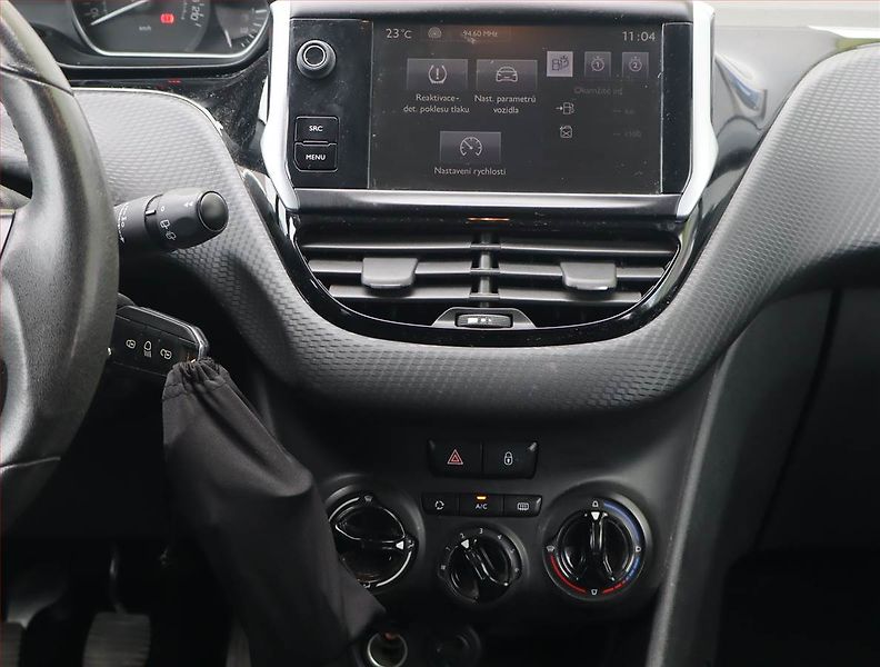 Peugeot 208 (2016) 1.2 PureTech, Serv.kniha - fotka 12 z 15