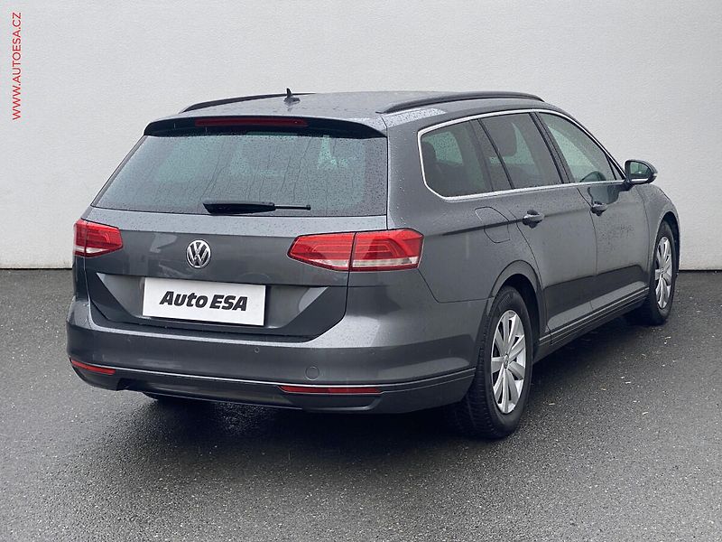 Volkswagen Passat (2015) 1.6TDi, Comfortline, DSG - fotka 4 z 18