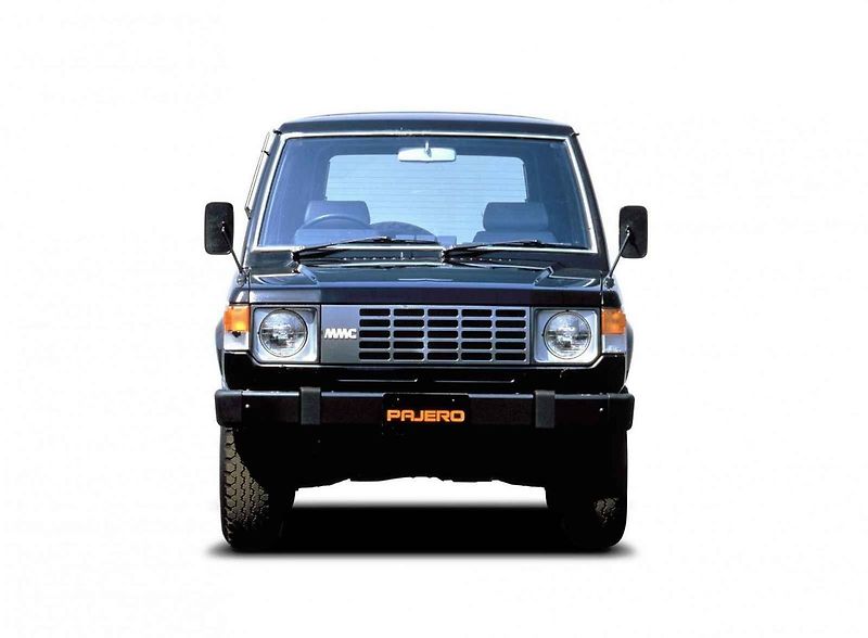 Mitsubishi Pajero při mezigeneračním setkání.