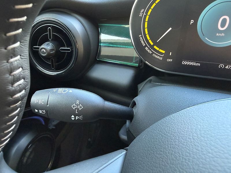 Mini Cooper SE 135kW ACC / Edice Mosaert - fotka 26 z 34